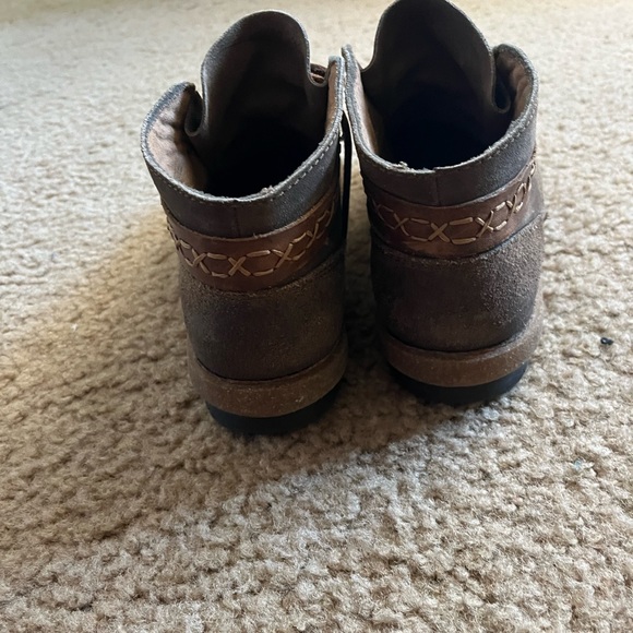 Booties - Picture 4 of 7